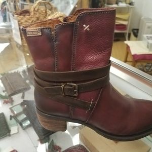 size 7 womens pikolino boot